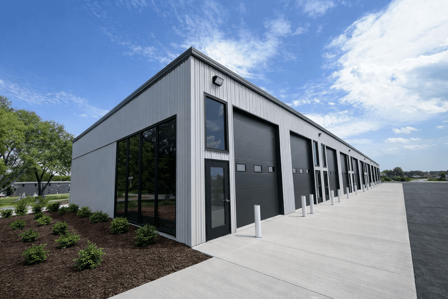 Small bay flex industrial building with roll-up doors